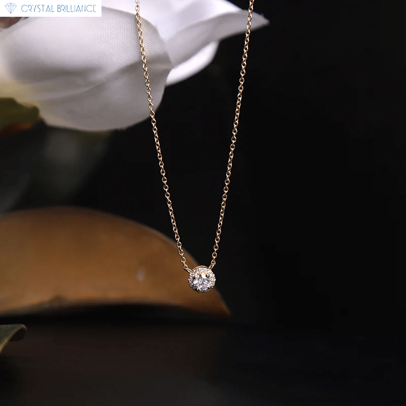 Crystal Brilliance Necklace with Lab-Grown Diamand Yellow Gold 18K Gold Halo Necklace Lab-Grown Round Diamond