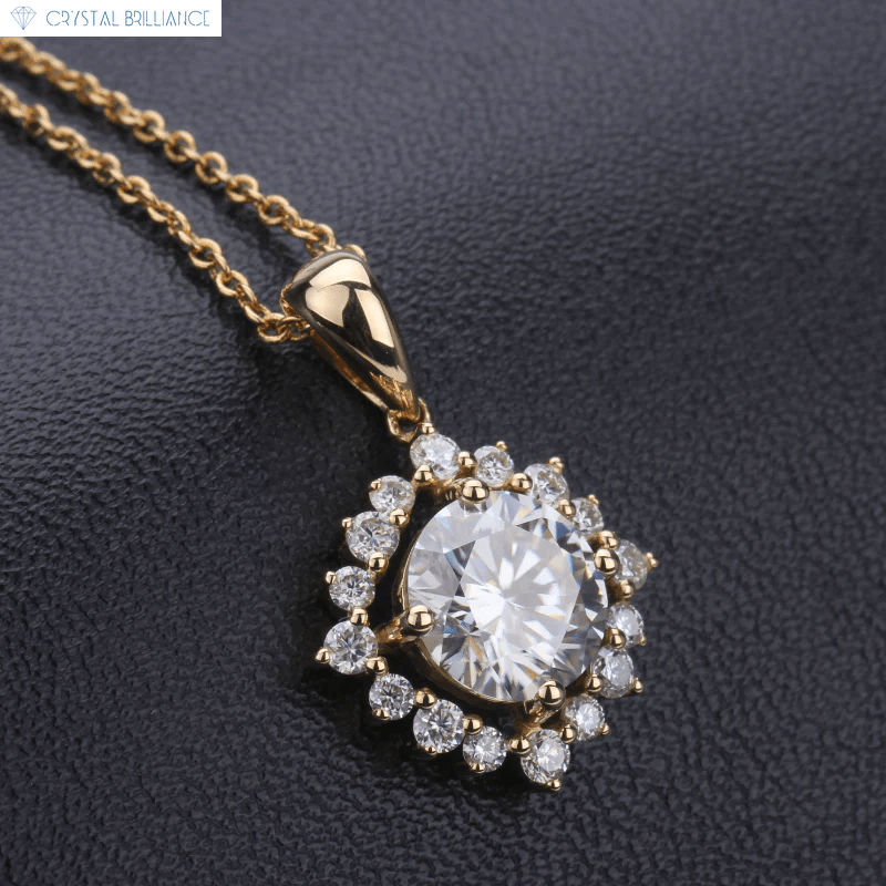 Crystal Brilliance Necklace with Lab-Grown Diamand 18K Gold Star Pendant Necklace Lab-Grown Round Diamond