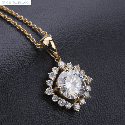 Crystal Brilliance Necklace with Lab-Grown Diamand 18K Gold Star Pendant Necklace Lab-Grown Round Diamond